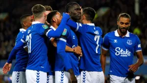 Everton earn fitting win at Goodison Park as Bill Kenwright is remembered