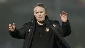Frustration for Phil Parkinson as Wrexham see two-goal lead slip at Harrogate