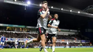 Fulham ease into quarter-finals with win at Championship high-flyers Ipswich