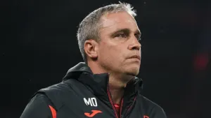 Michael Duff praises Swansea spirit as his 10 men earn point against Sunderland