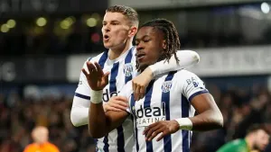 Brandon Thomas-Asante effort enough as West Brom edge 10-man Norwich