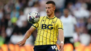 Des Buckingham enjoys first win as Oxford boss with FA Cup victory over Grimsby