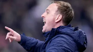 Mike Dodds expects to remain in charge of Sunderland against Leeds