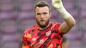 Zander is a top goalie who’s had a brilliant year – Hearts boss Steven Naismith