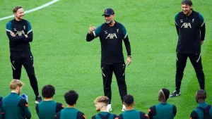 Jurgen Klopp expects same attitude from Liverpool players after shock exit news