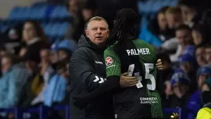 Mark Robins labels Sheff Wed fans who booed Kasey Palmer ‘absolute clowns’