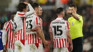 Ten-man Stoke hold Ipswich to goalless draw