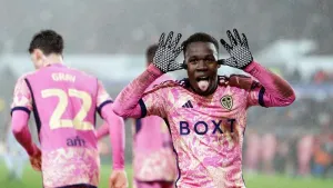 Leeds leapfrog Southampton into second with easy victory over Plymouth