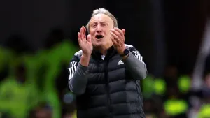 Neil Warnock happy ‘weaning off’ football with short-term jobs