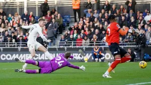 Rasmus Hojlund scores twice as Manchester United hold off Luton
