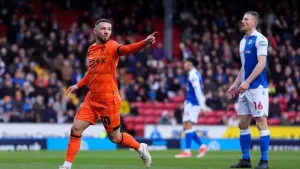 Conor Chaplin winner keeps Ipswich automatic promotion bid on track