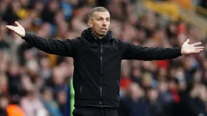 Gary O’Neil disgusted by Mark Robins’ behaviour in front of Wolves ball boy