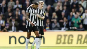 Jamaal Lascelles facing knee surgery next week as Newcastle injury woes continue
