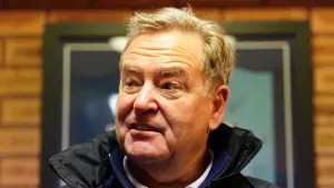 Jeff Stelling says non-league clubs ‘the lifeblood and soul of English football’