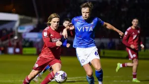 Late Klaidi Lolos goal pegs back Stockport and earns Crawley a point