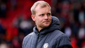 Liam Manning hails ‘massive’ Rob Dickie as Bristol City stop rot against Swansea