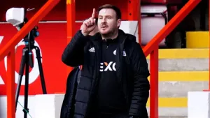 ‘They were fighting for everything’ – Peter Leven salutes Aberdeen spirit