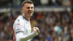 Aaron Collins and Cameron Jerome keep Bolton automatic promotion hopes alive