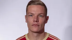 Aberdeen boost survival hopes as Stefan Gartenmann goal sinks 10-man Motherwell