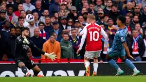 Arsenal title hopes hit as Aston Villa strike late to earn deserved Emirates win