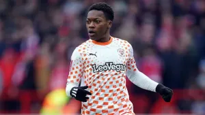 Blackpool beat Carlisle to keep up the pace in League One play-off race