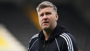 Karl Robinson frustrated as Salford let leads slip in season-ending draw