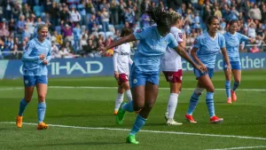 Khadija Shaw brace helps Man City move three points clear at top of WSL table