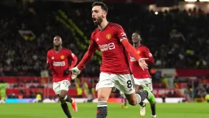 Manchester United overcome more defensive mishaps to beat leaky Sheff Utd