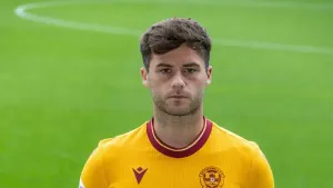 Motherwell snatch late point against Hibs as both clubs see top-six hopes end