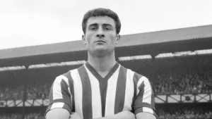 Sunderland mourn death of club great ‘The King’ Charlie Hurley at age of 87