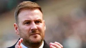 Aberdeen dedicate win to unwell interim boss Peter Leven