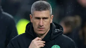 Aberdeen thrash Hibernian to ramp up pressure on Nick Montgomery