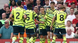 Arsenal beat Man Utd to put title race pressure back on Man City