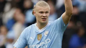 Erling Haaland scores four as Manchester City maintain control of title race