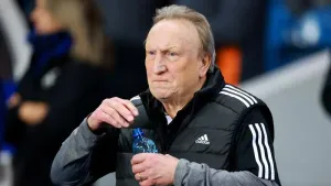 Neil Warnock to join Torquay board as football advisor following takeover