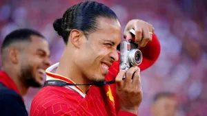 Virgil van Dijk will not lose focus at Liverpool despite nearing end of contract