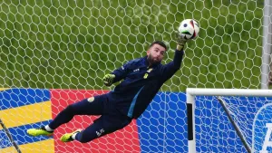 Goalkeeper Liam Kelly returns to Rangers after agreeing two-year deal