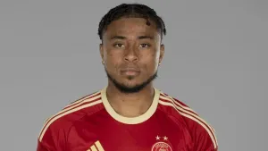 Aberdeen make it six wins from six with victory over St Mirren