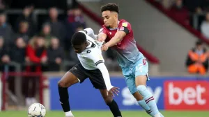 Chris Wreh strikes in stoppage time to earn Tamworth a point at Boston