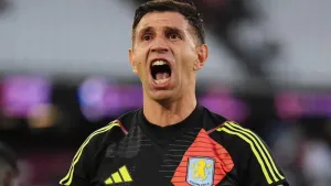 Emiliano Martinez signs new long-term Aston Villa deal