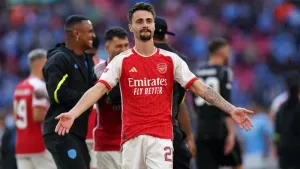 Fabio Vieira departs Arsenal on loan