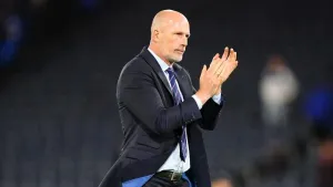 Philippe Clement uses Man Utd treble winners as example in bid to lift Rangers