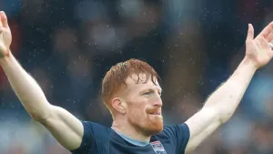 Simon Murray’s late strike secures point for Dundee at Hibernian