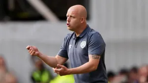 Steven Naismith hopes Hearts use home advantage to turn around European play-off