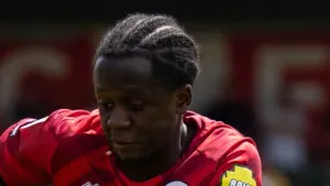 Armando Quitirna penalty earns Crawley draw with in-form Stockport