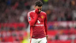 Bruno Fernandes sees red as Spurs pile pressure on Man Utd manager Erik ten Hag