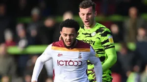 Dagenham & Redbridge put seven past Gateshead to end their unbeaten start