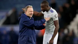 Neil Warnock leads tributes to ‘ray of sunshine’ Sol Bamba after death aged 39