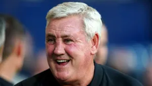 Steve Bruce claims third straight league win as Blackpool manager