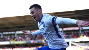 Tom Lawrence’s early goal gives troubled Rangers a welcome win at Dundee United
